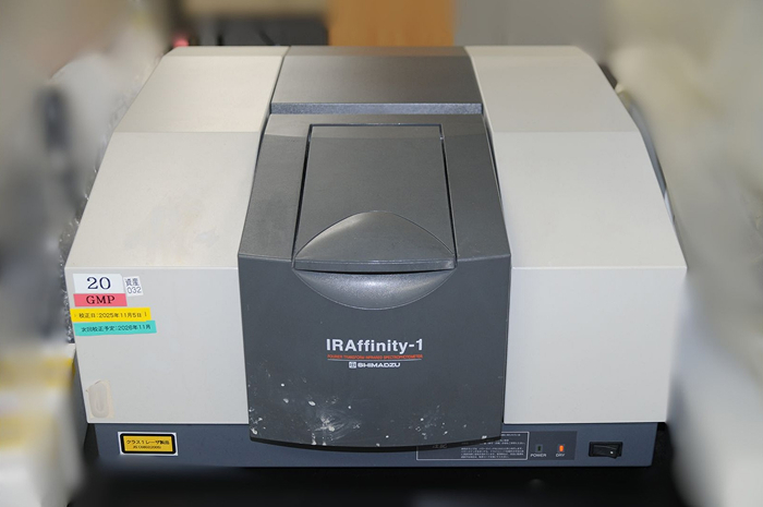 フーリエ変換赤外分光光度計