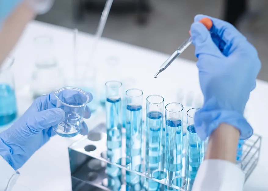 お客様目線で高精度な分析試験を実施